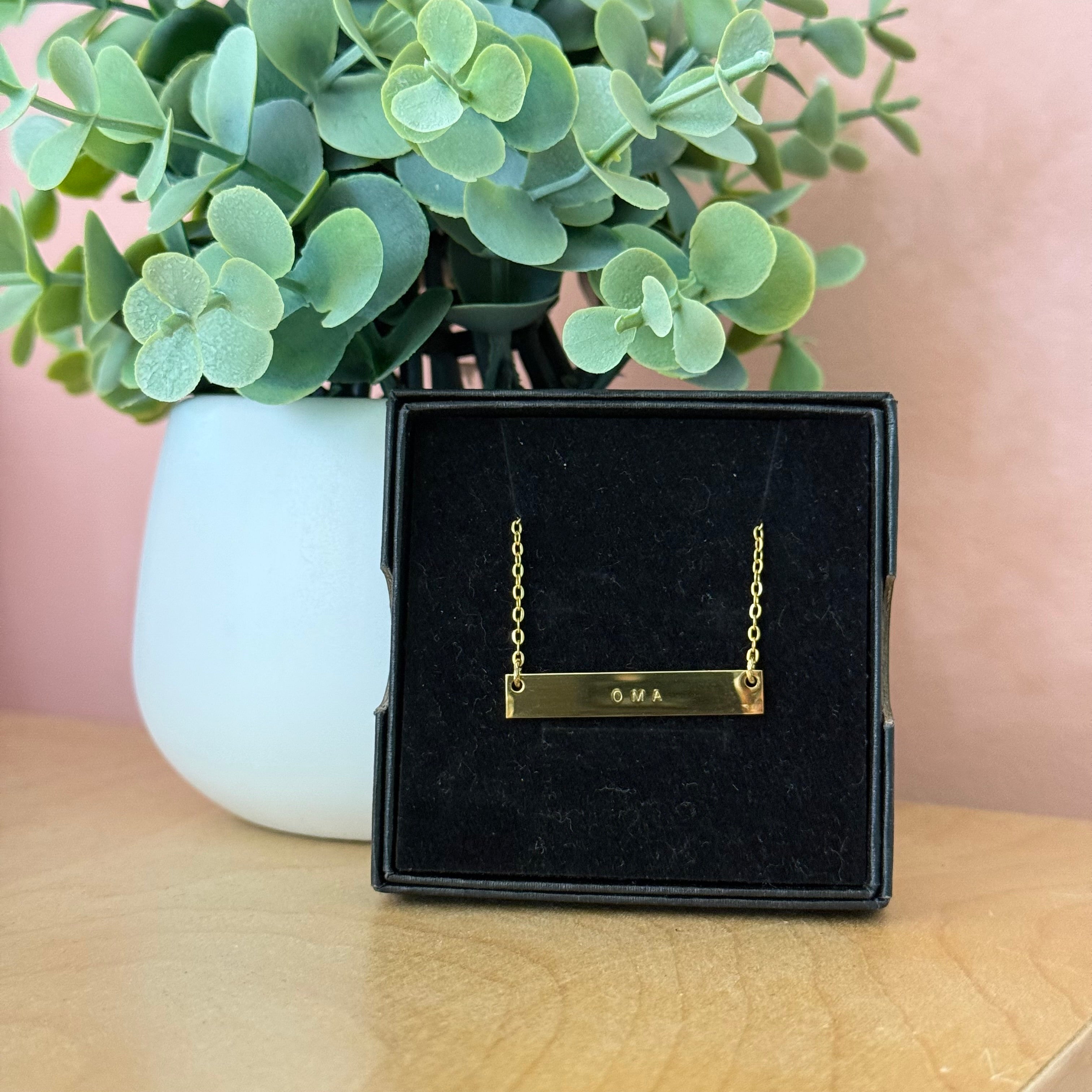 Oma | Bar Necklace