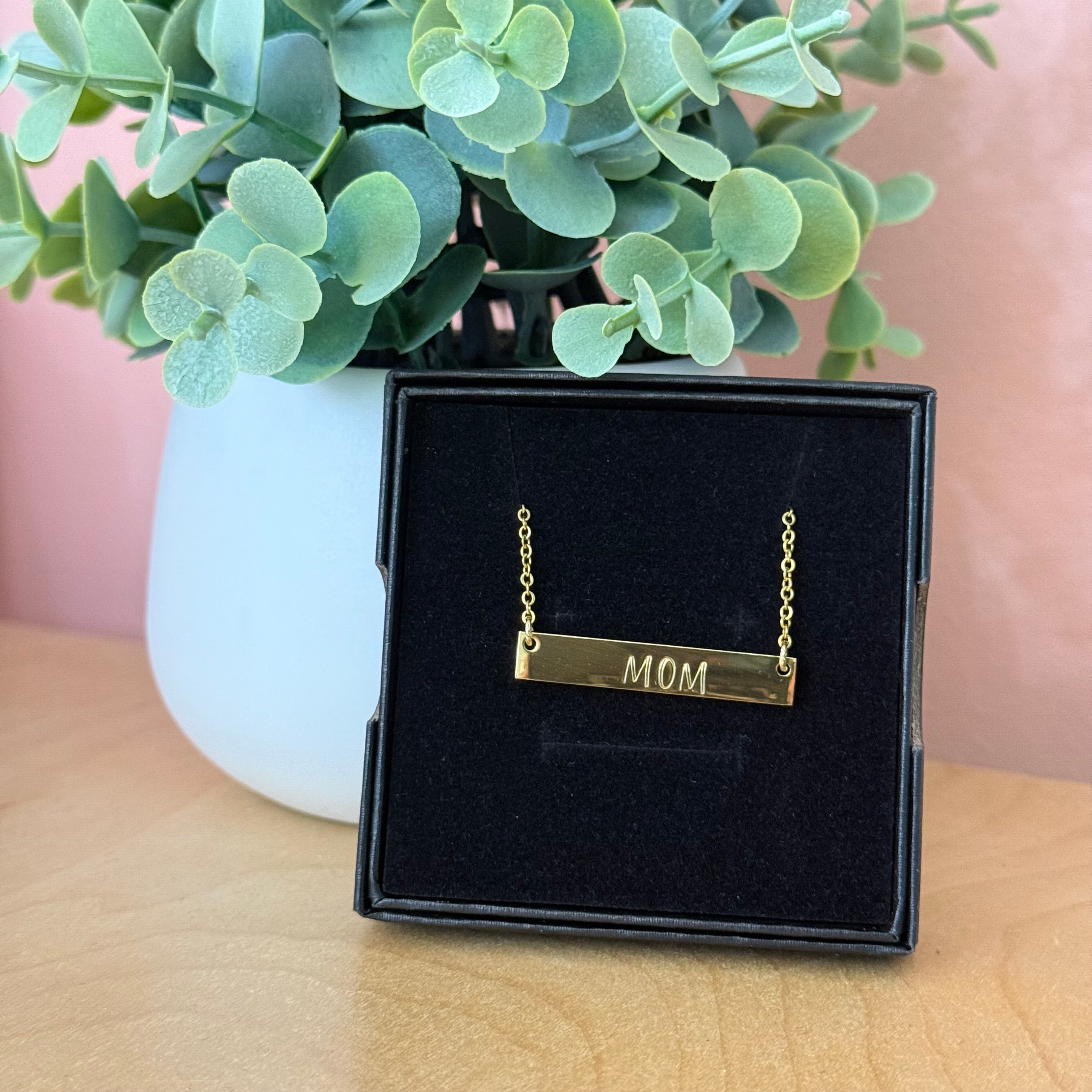 Mom | Bar Necklace
