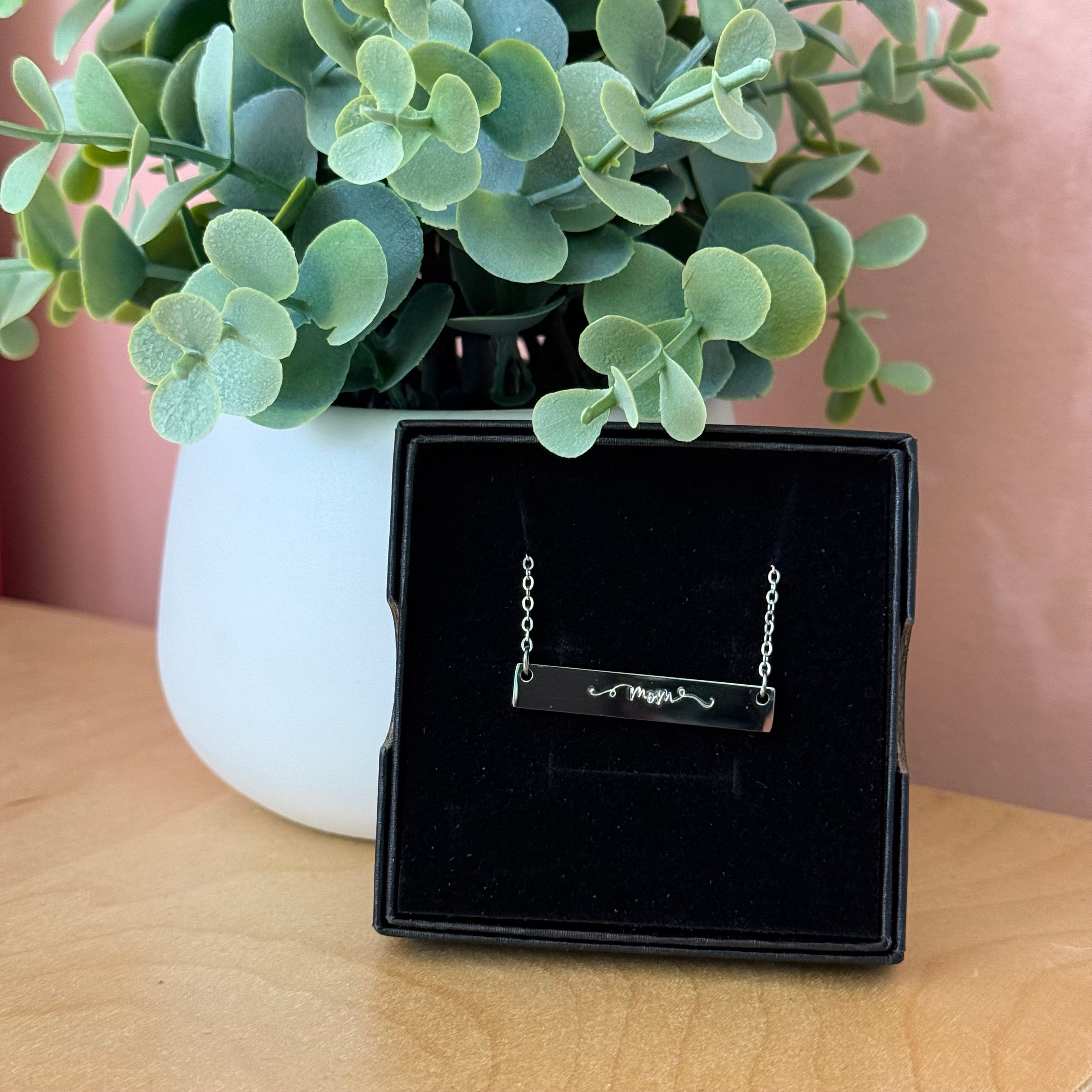 Mom | Bar Necklace