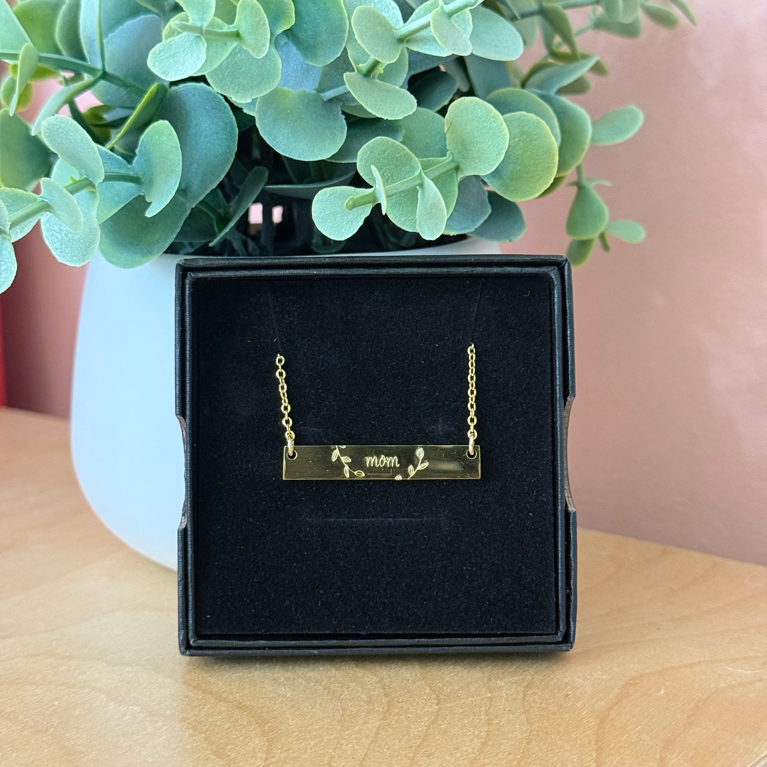 Mom | Bar Necklace