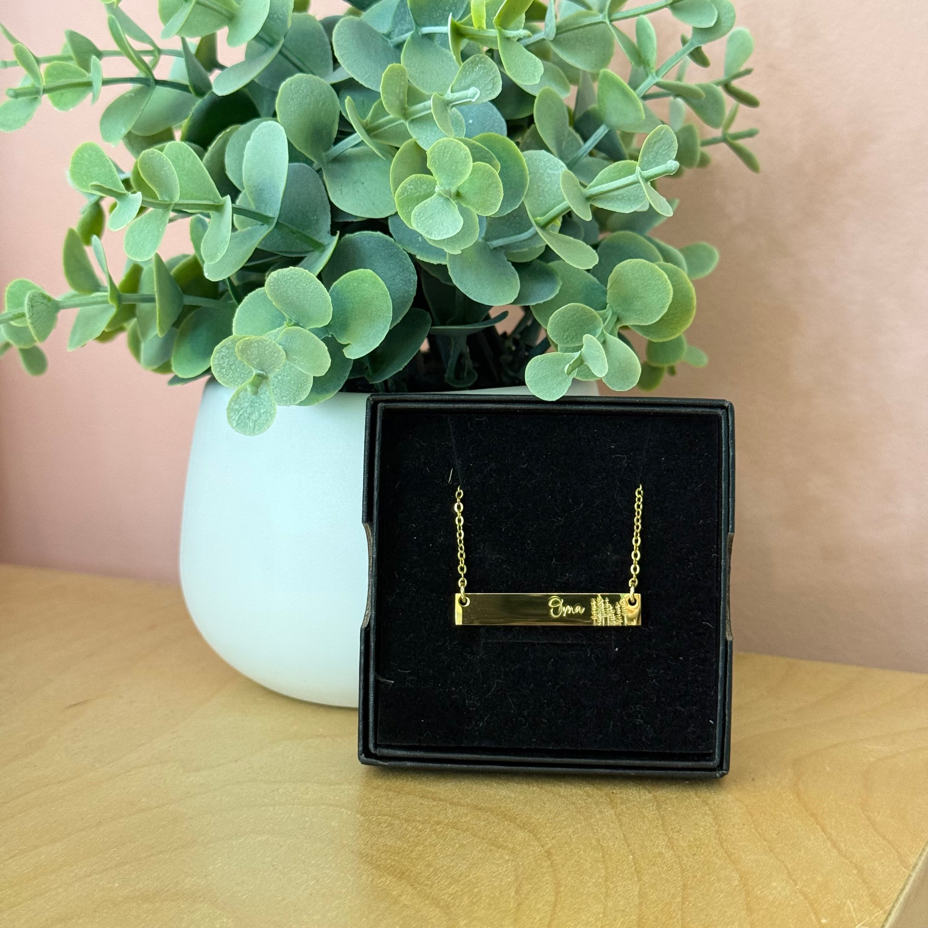 Oma | Bar Necklace