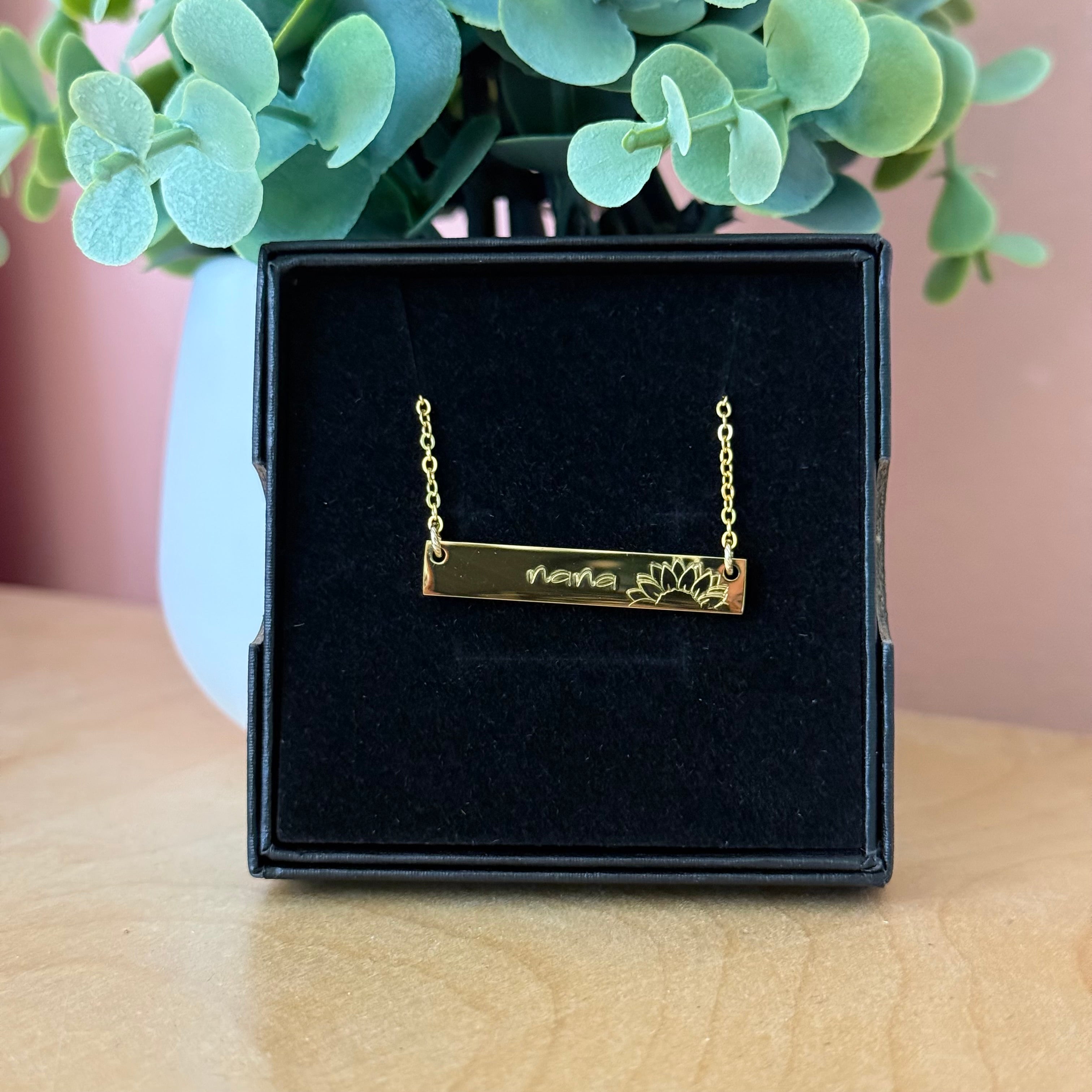 Nana | Bar Necklace
