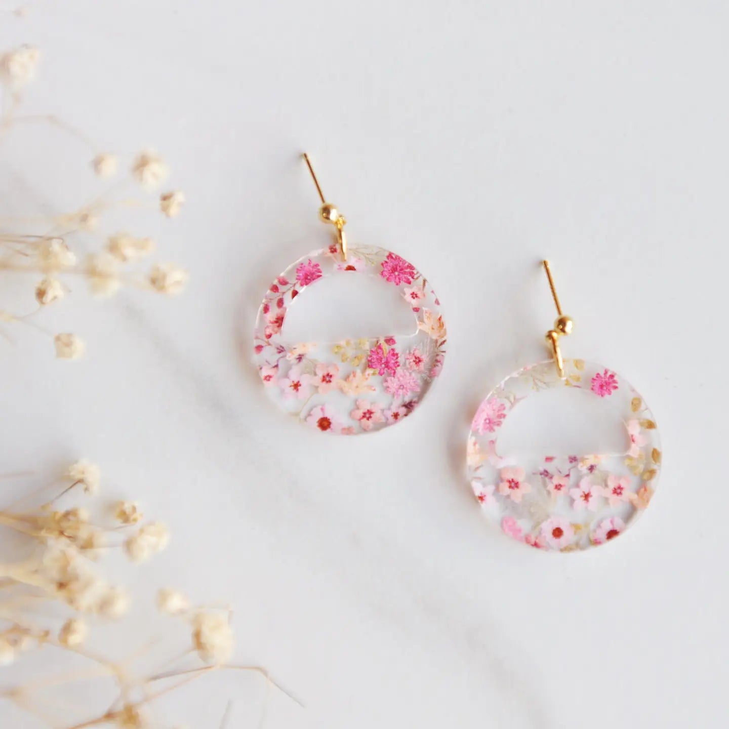 Floral Acrylic Dangle Earrings | Oh So Lovely