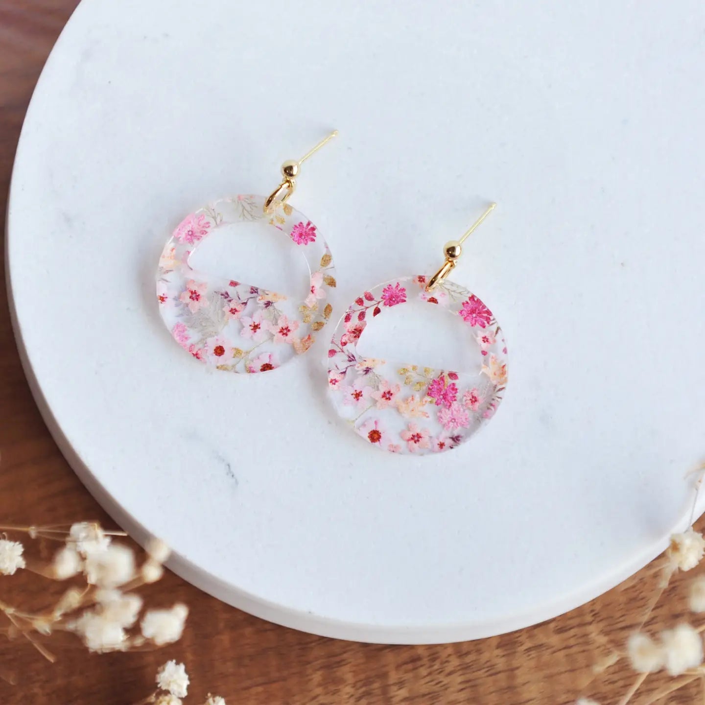 Floral Acrylic Dangle Earrings | Oh So Lovely