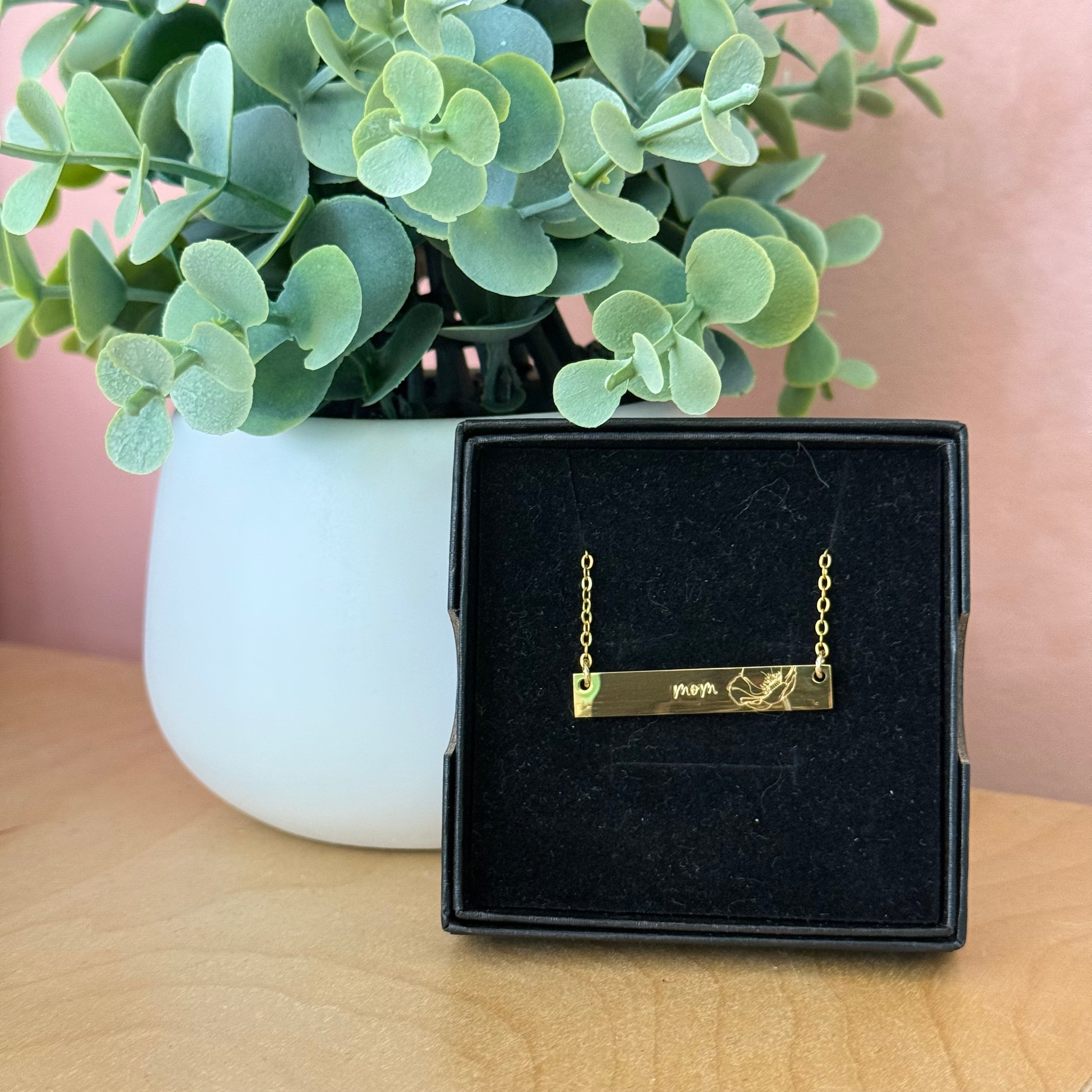 Mom | Bar Necklace