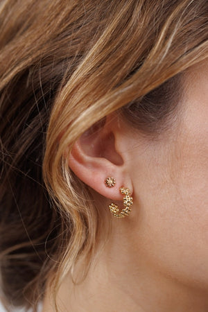Petite Daisy | Gold Earrings